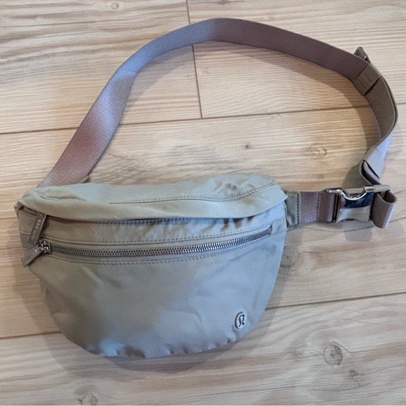 Lululemon City Adventurer 2.5L Belt Bag - Picture 2 of 2